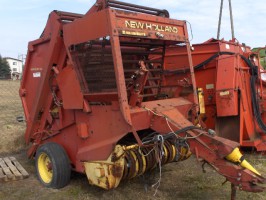 Prasa rolująca New Holland 841