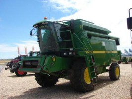 Kombajn JOHN DEERE