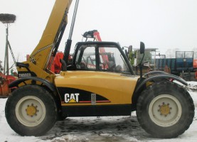 Ładowarka teleskopowa Caterpillar TH 330B