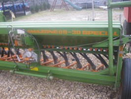 SIEWNIK 3m AMAZONE D-8 SPECJAL