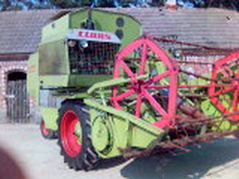 Sprzedam kombajn Claas Cosmos. Heder 2,20m; stan bdb. Motor