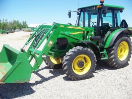 JOHN DEERE 5525  - Cena: 7800EUR