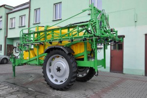 Opryskiwacz Rolniczy Hydraulicznie Rozkładany 4000l 21m Firmy SKOTAREK