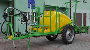 Opryskiwacz Zawieszany Hydrauliczny SKOTAREK 2500l 18