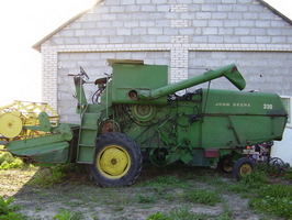 sprzedam kombajn john deere 330 z uszkodzonym silnikiem cena