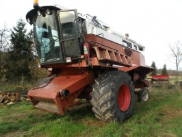 KOMBAJN ZBOŻOWY LAVERDA 3690