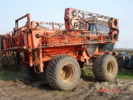 Opryskiwacz samojezdny rok 1990 24m 2500l naped hydrauliczny